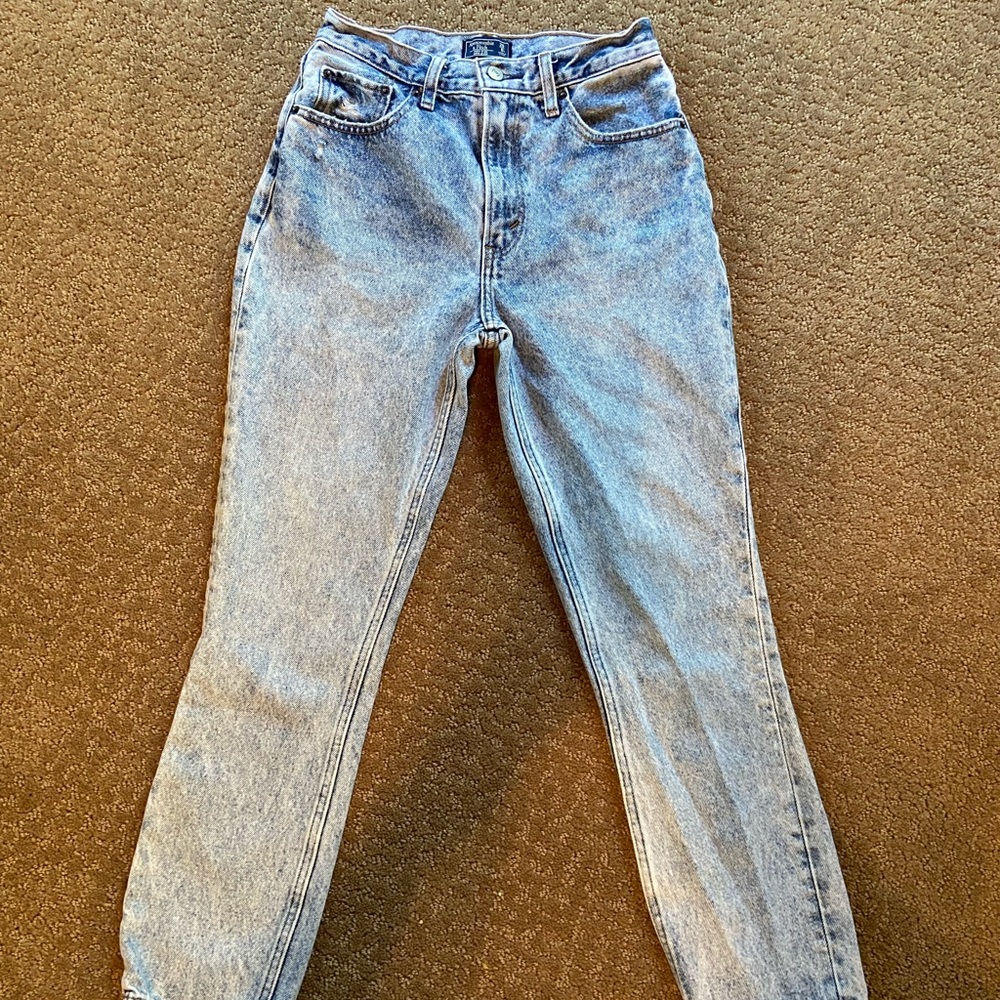 Abercrombie & Fitch high rise mom jeans